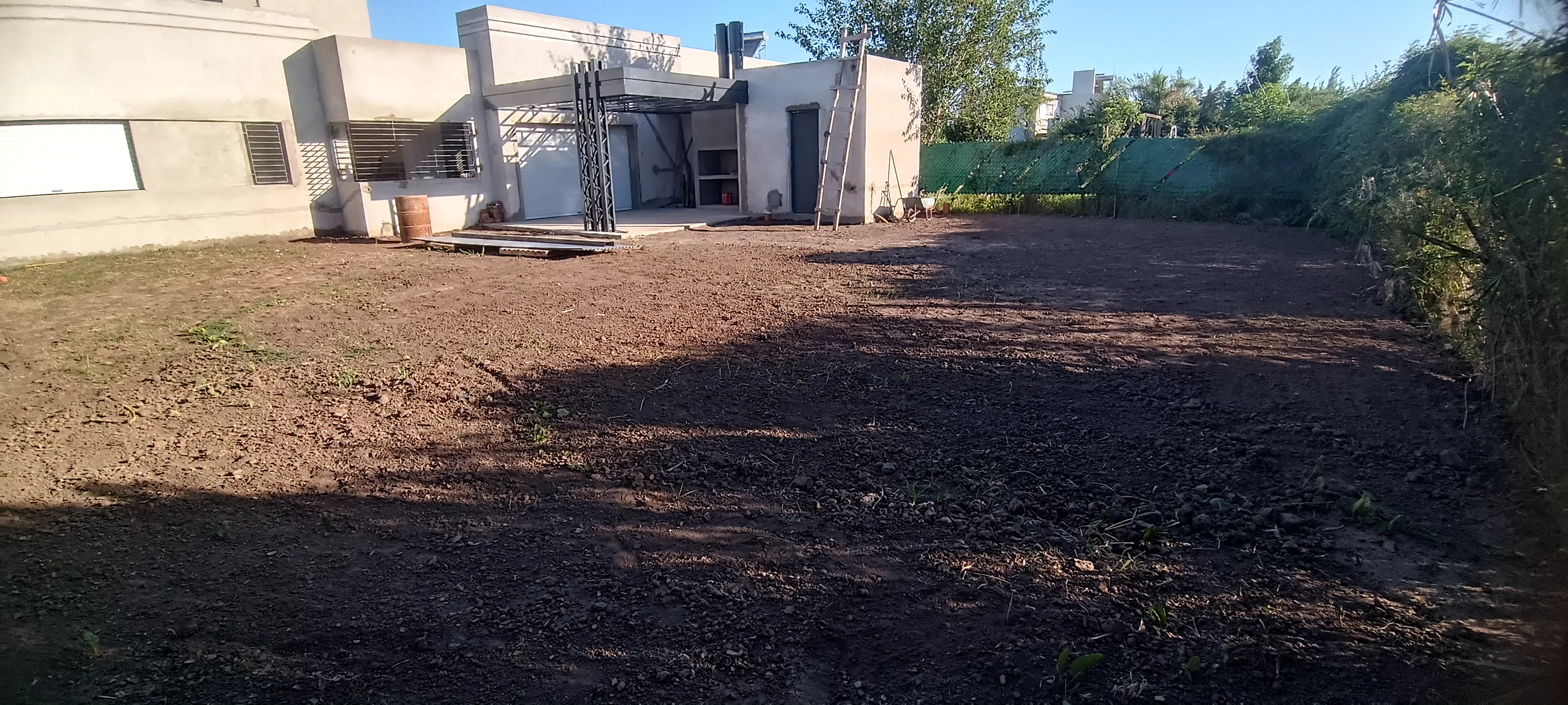 Después - Nivelación de terreno con tierra zarandeada